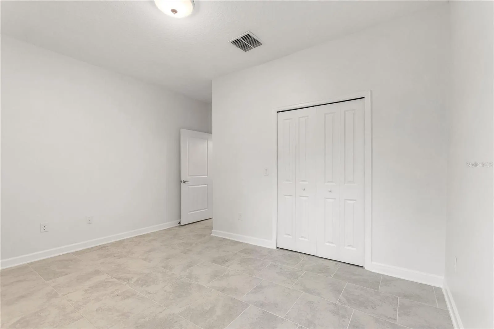 484 BRUNSWICK DR