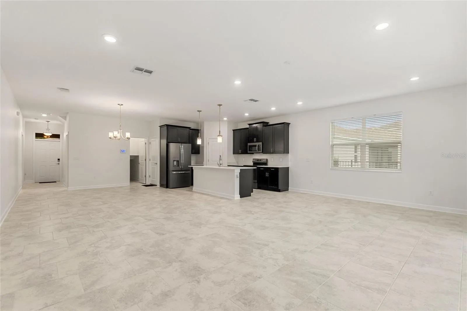 484 BRUNSWICK DR