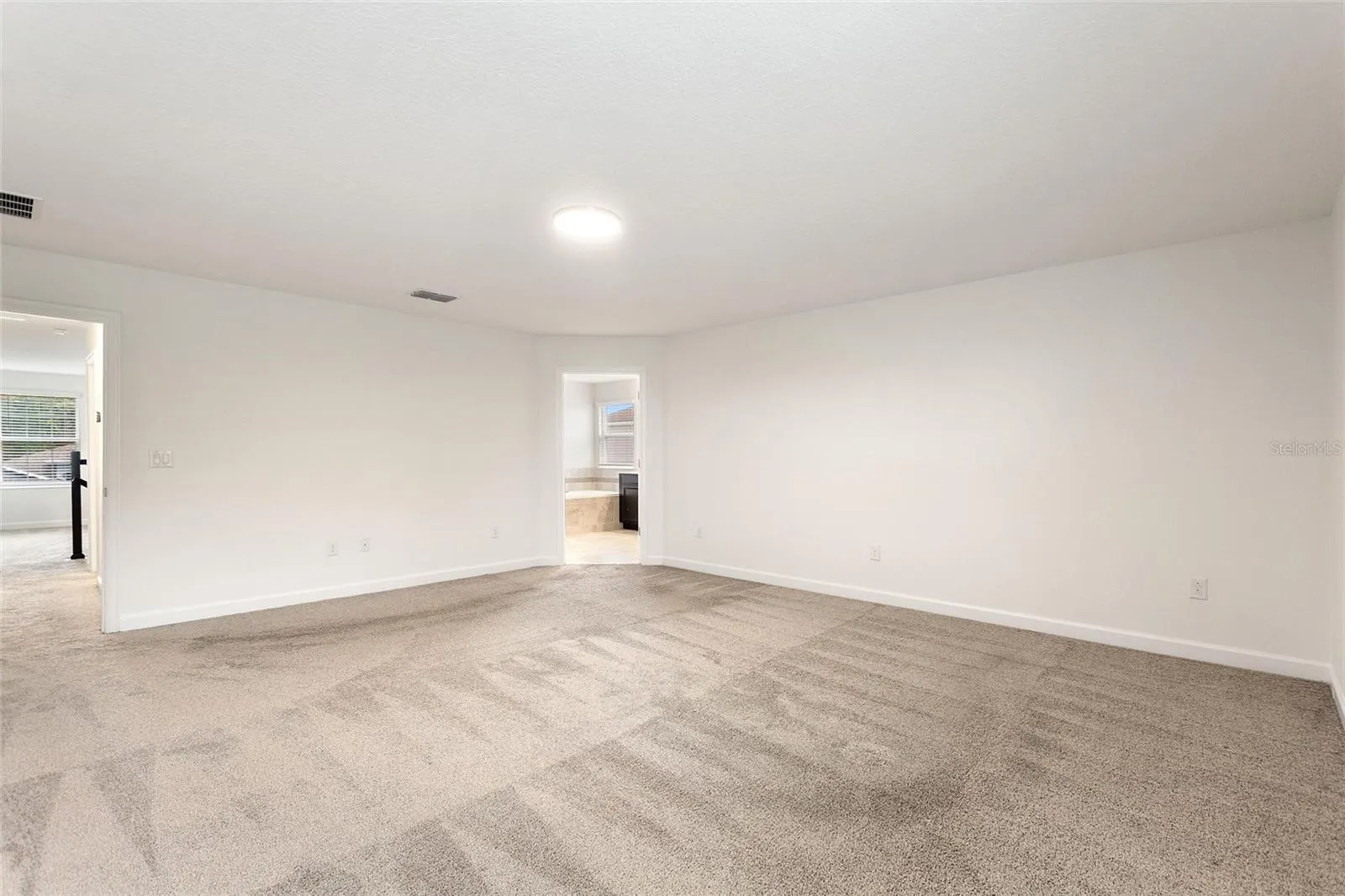 484 BRUNSWICK DR