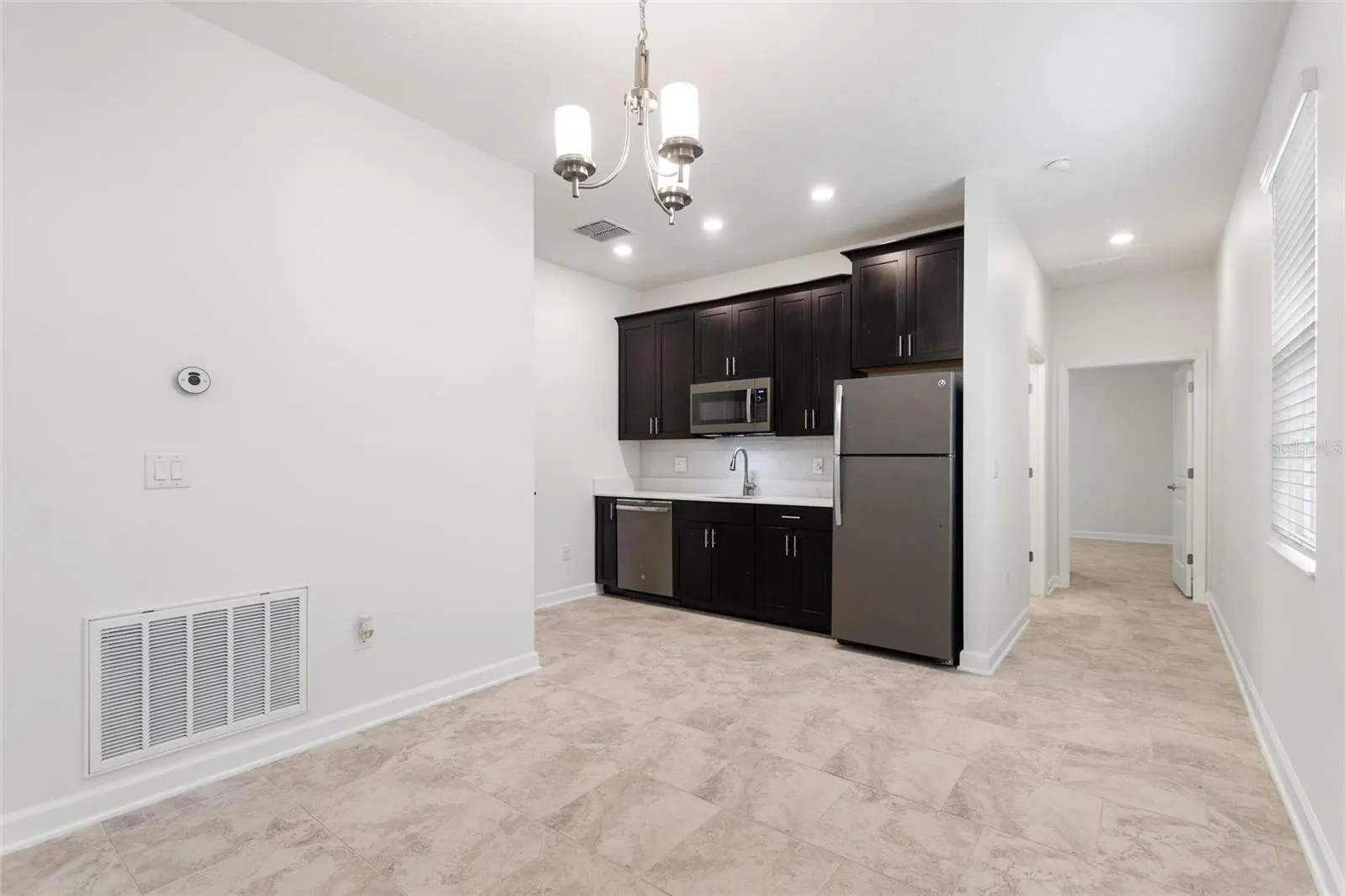 484 BRUNSWICK DR