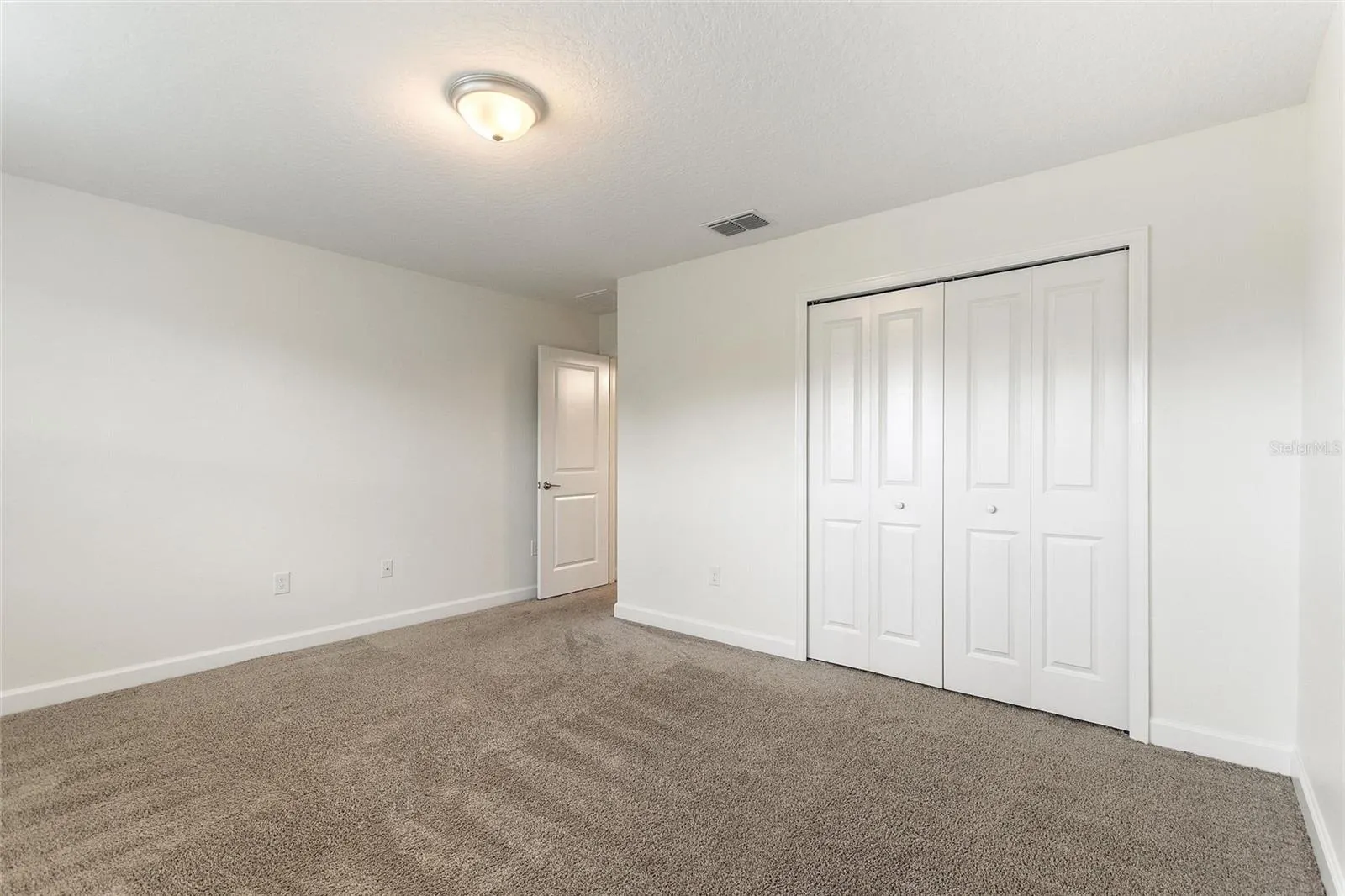 484 BRUNSWICK DR