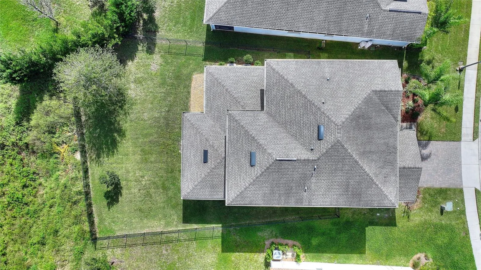 484 BRUNSWICK DR