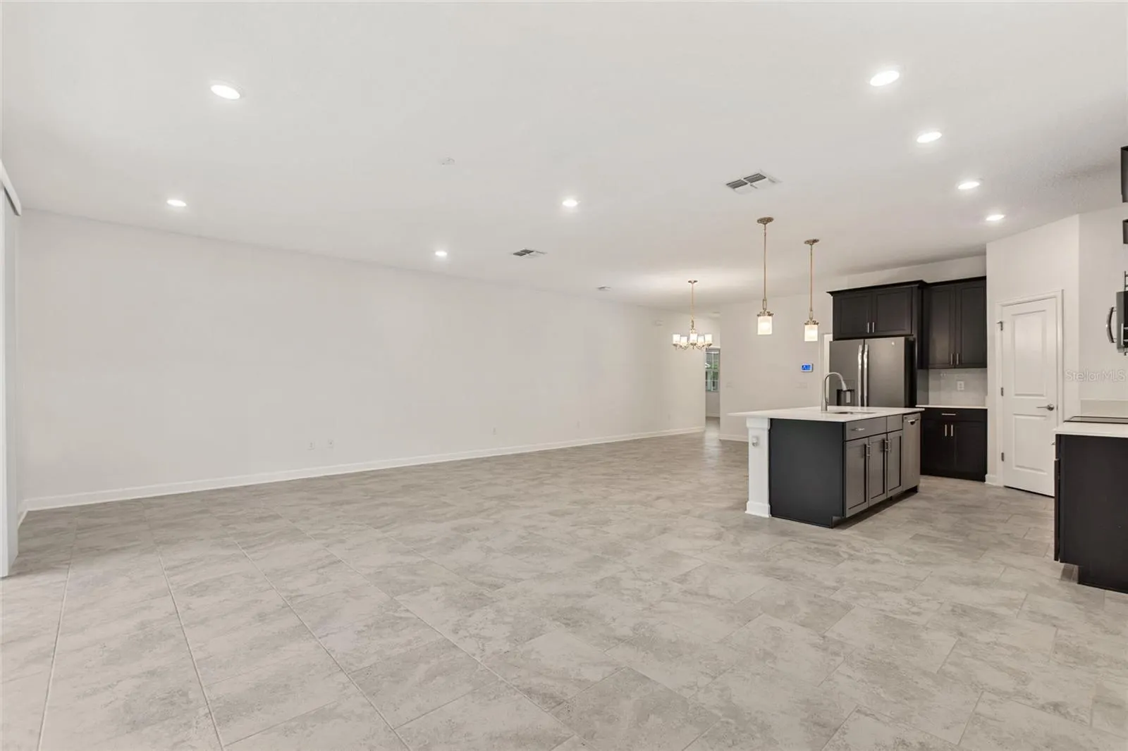 484 BRUNSWICK DR