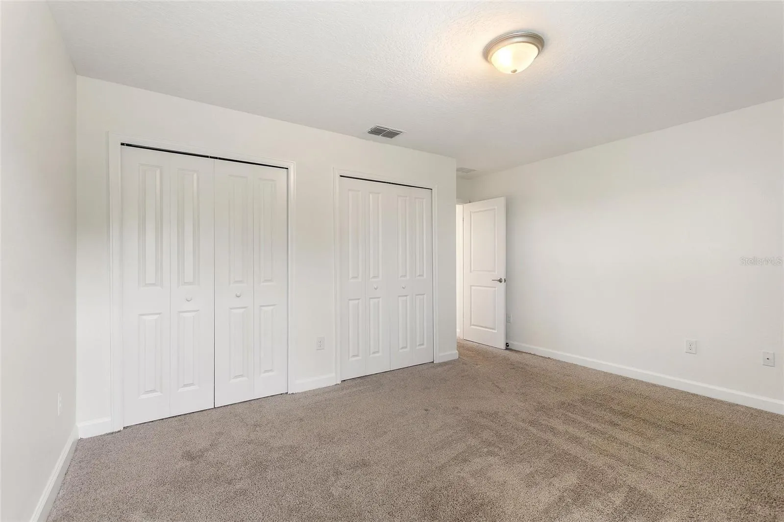 484 BRUNSWICK DR