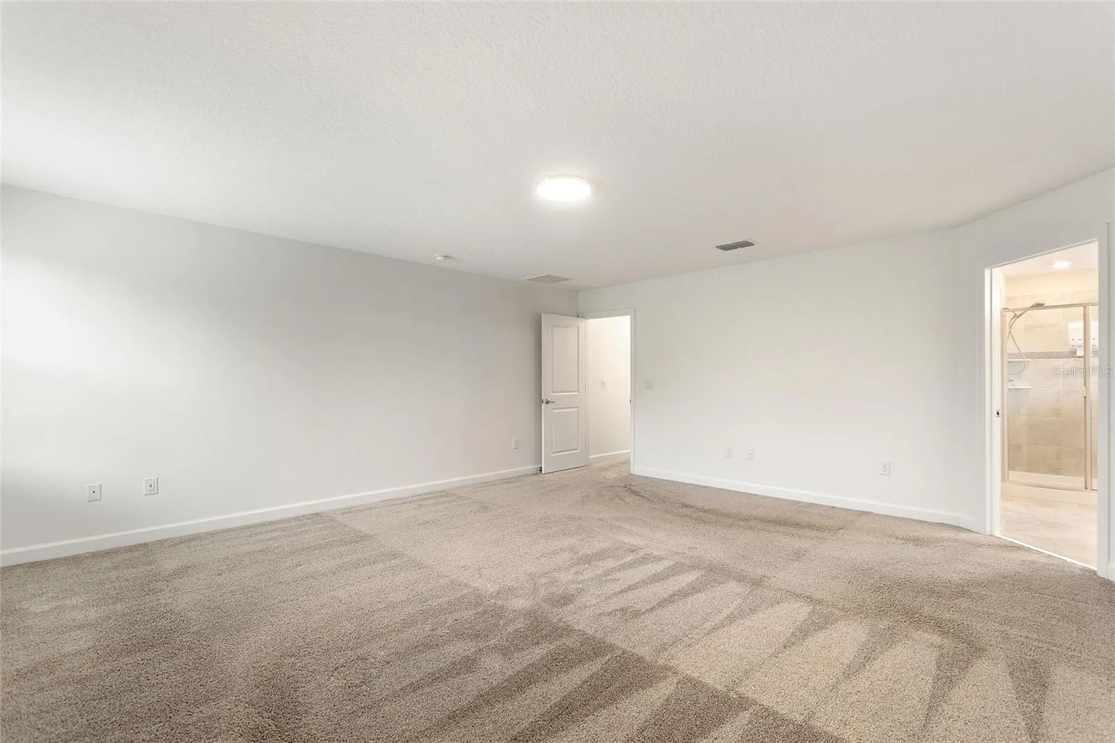 484 BRUNSWICK DR