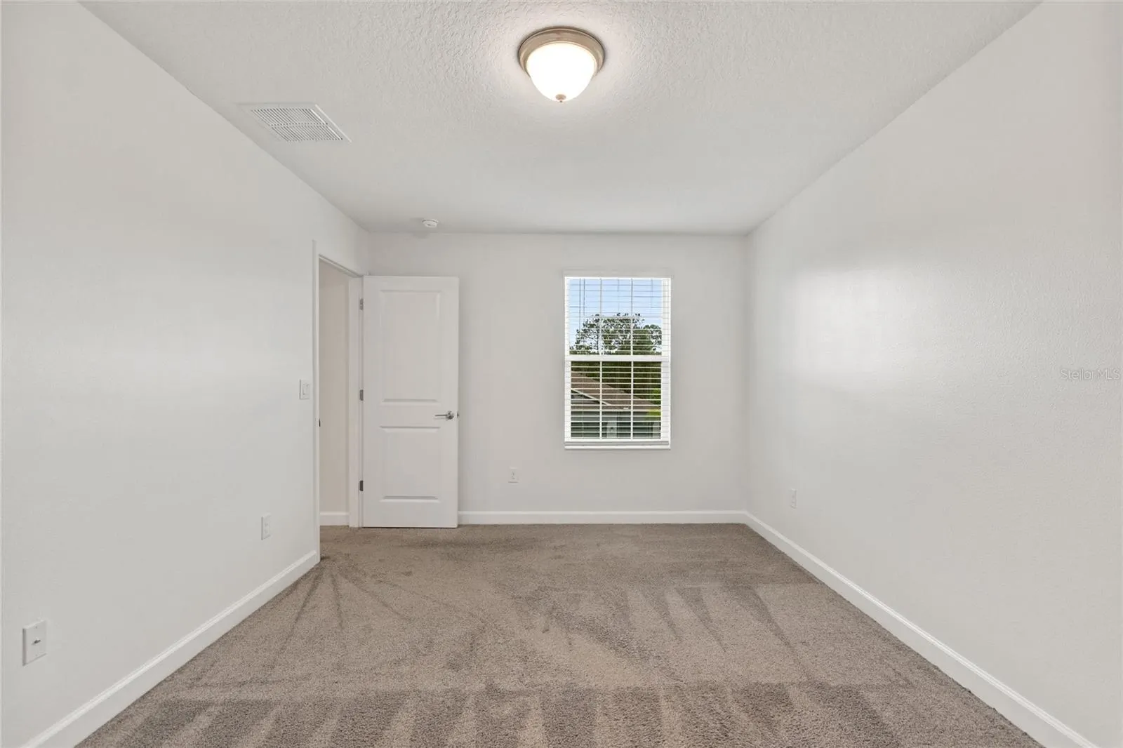 484 BRUNSWICK DR