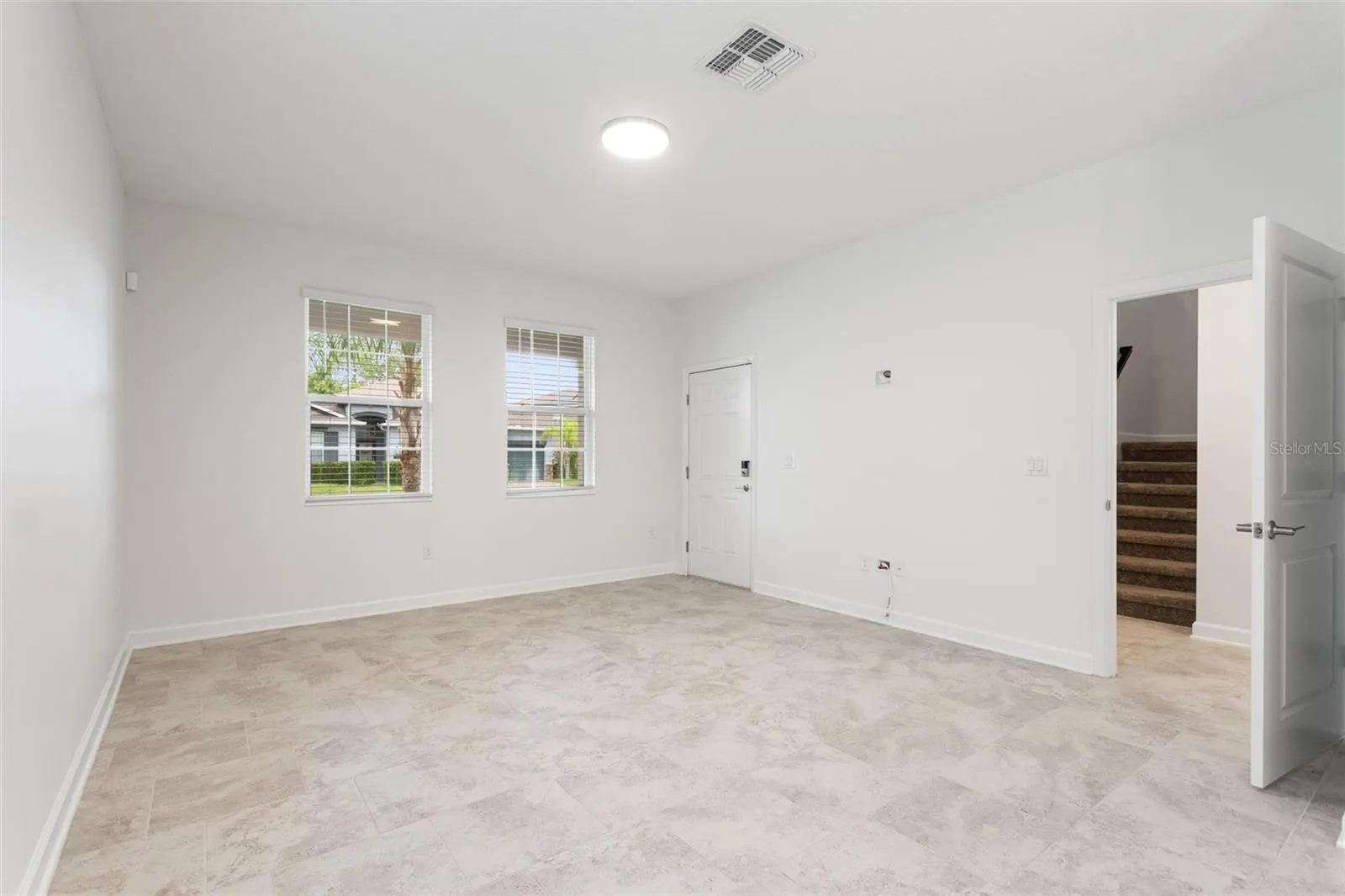 484 BRUNSWICK DR