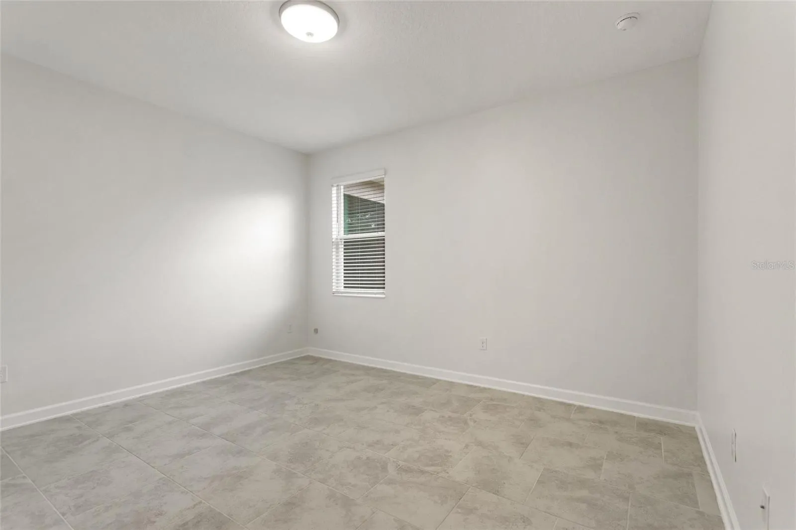 484 BRUNSWICK DR