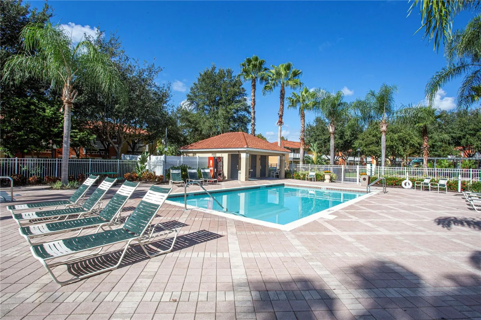 8420 BLUE LAGOON DR