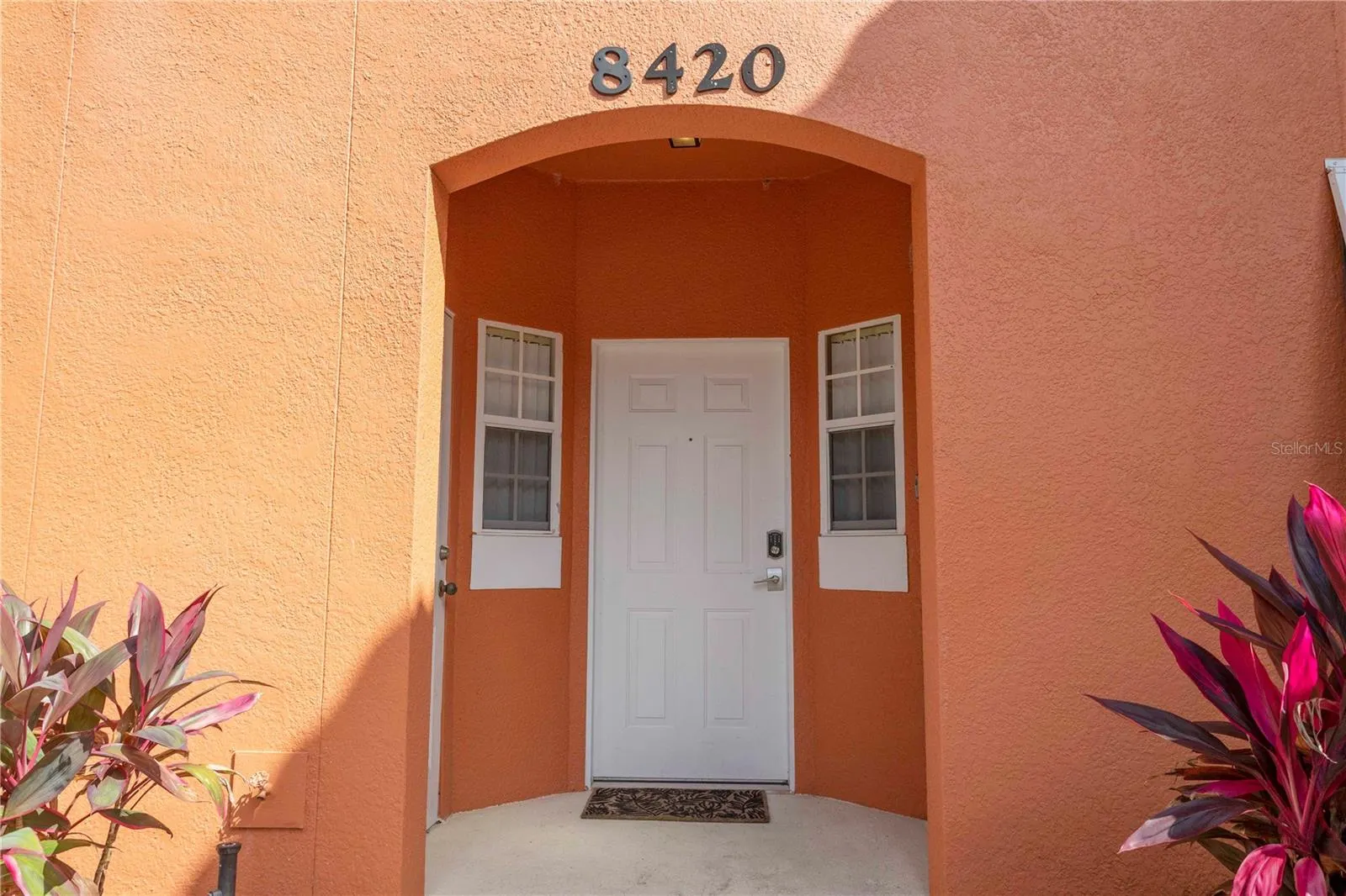 8420 BLUE LAGOON DR