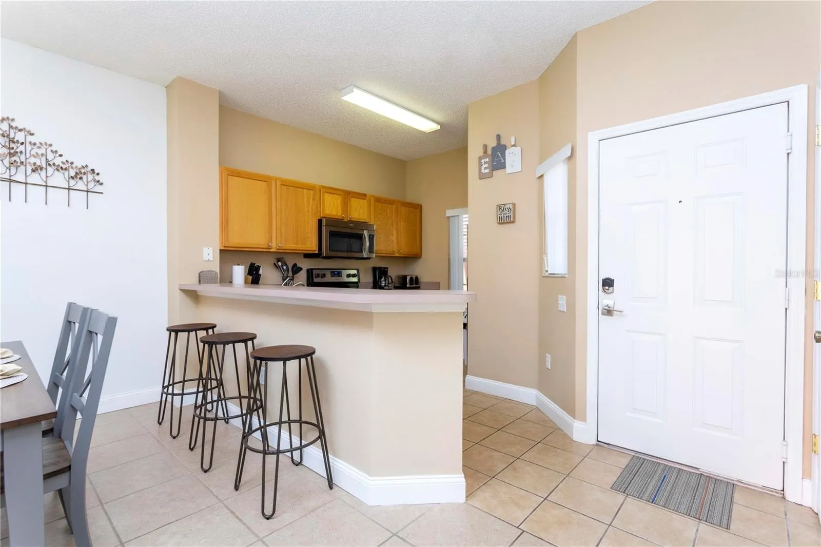 8420 BLUE LAGOON DR