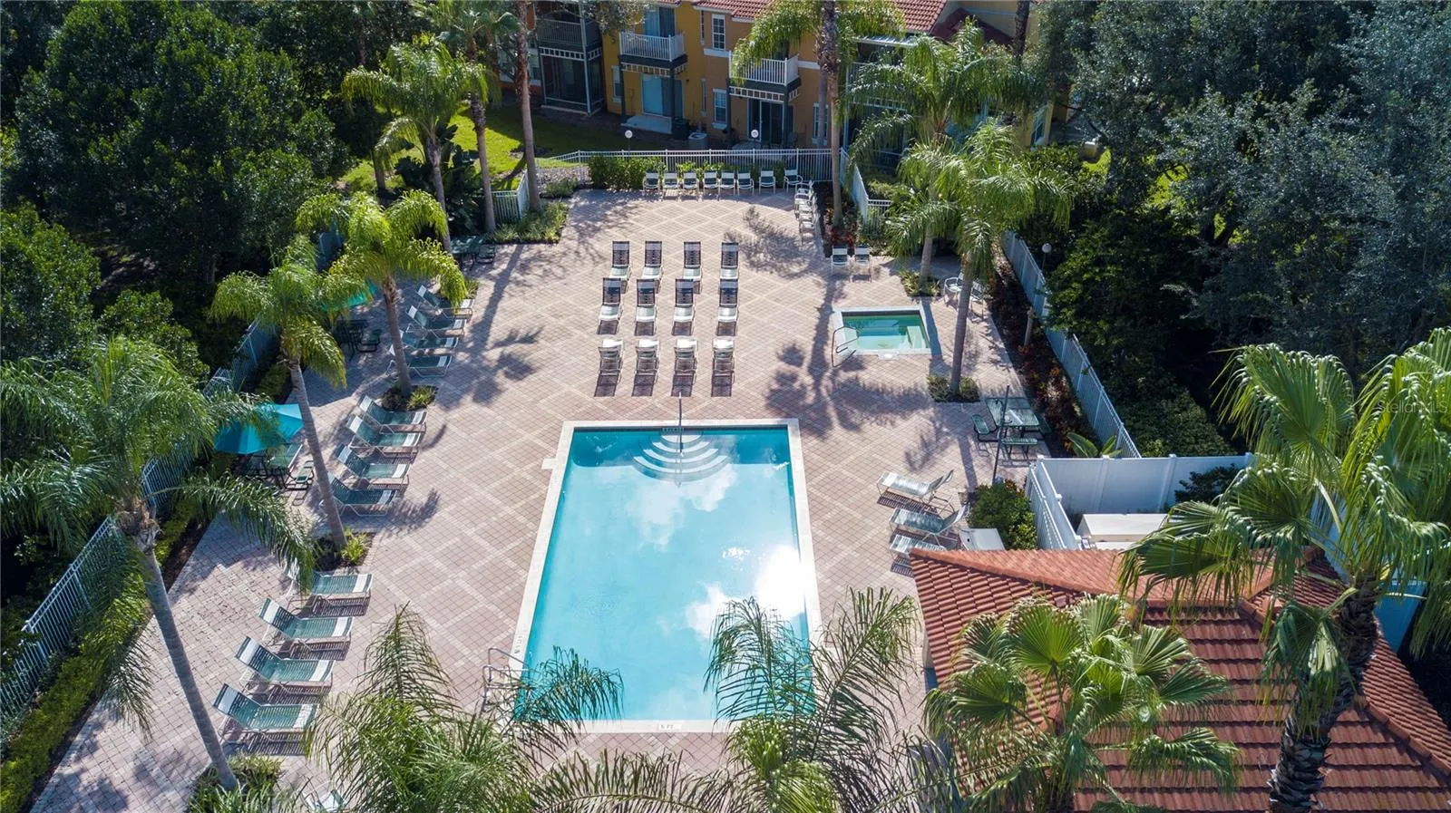 8420 BLUE LAGOON DR