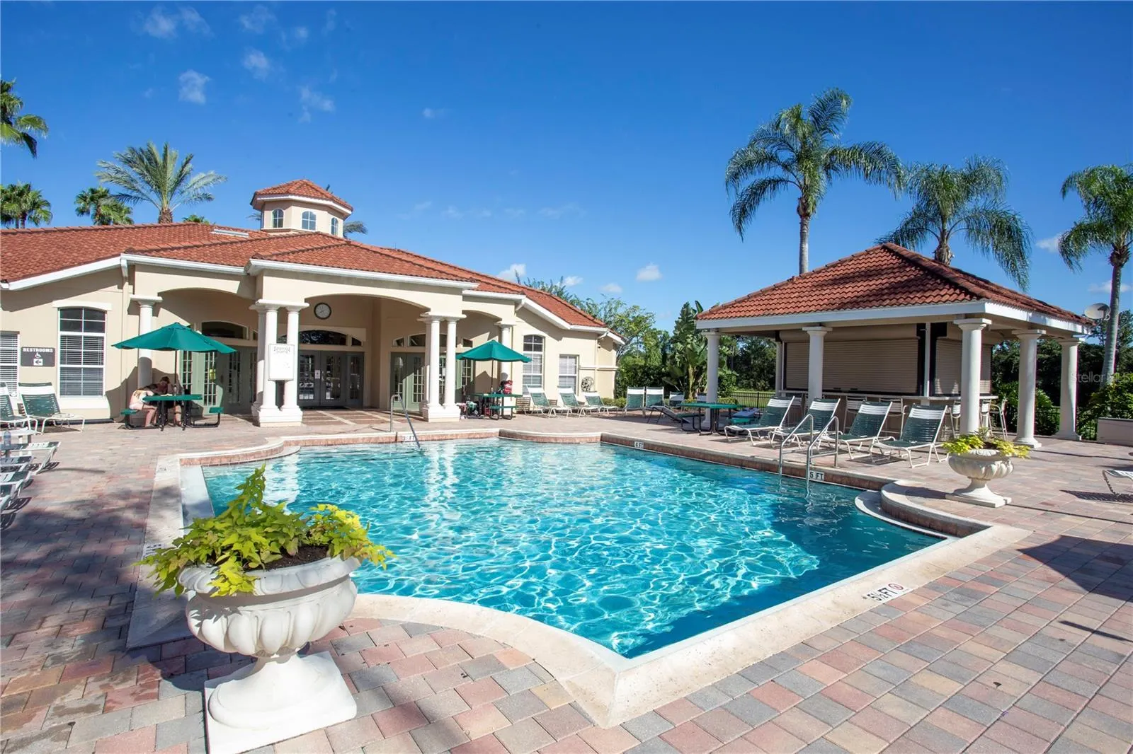 8420 BLUE LAGOON DR