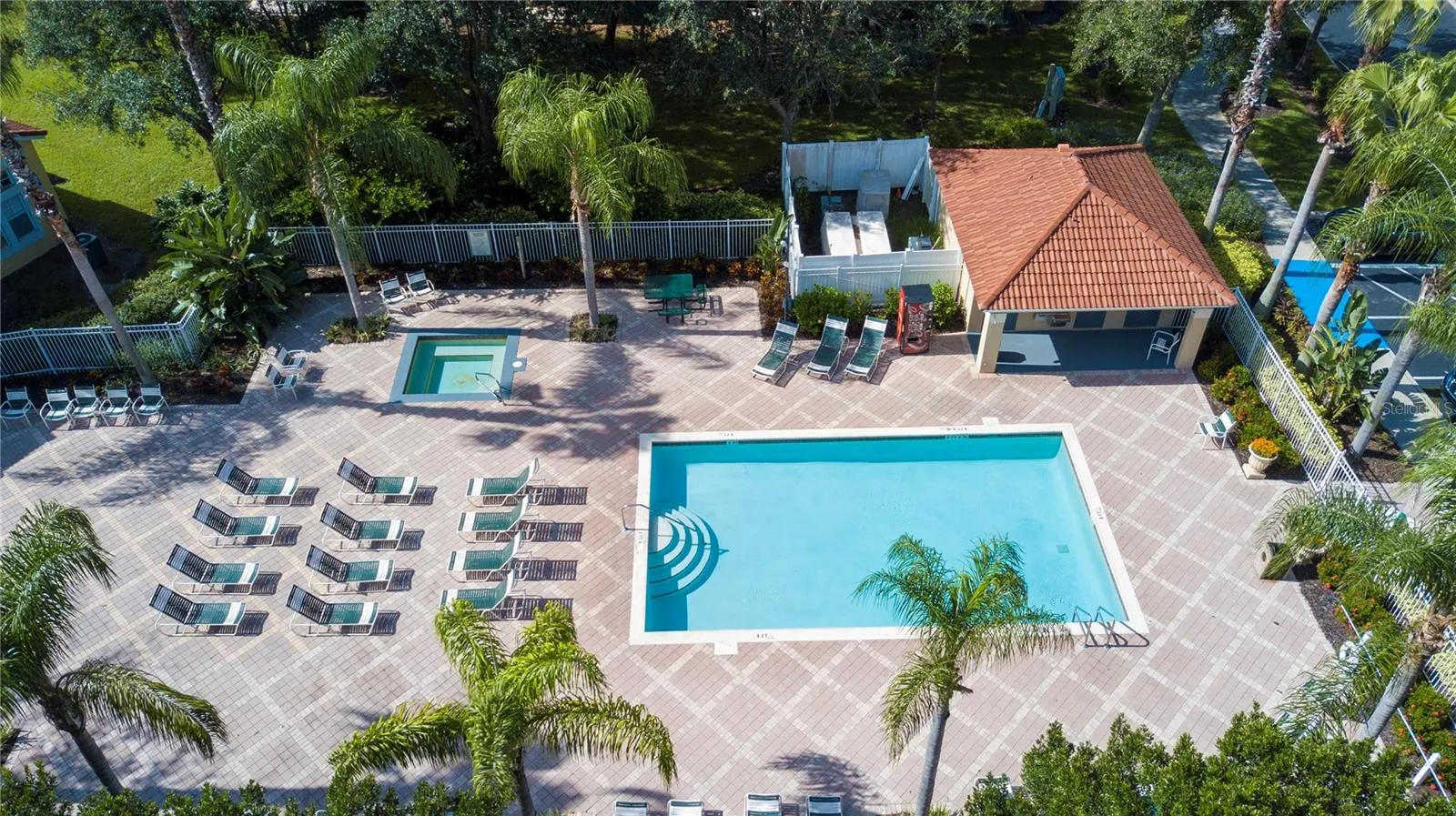 8420 BLUE LAGOON DR
