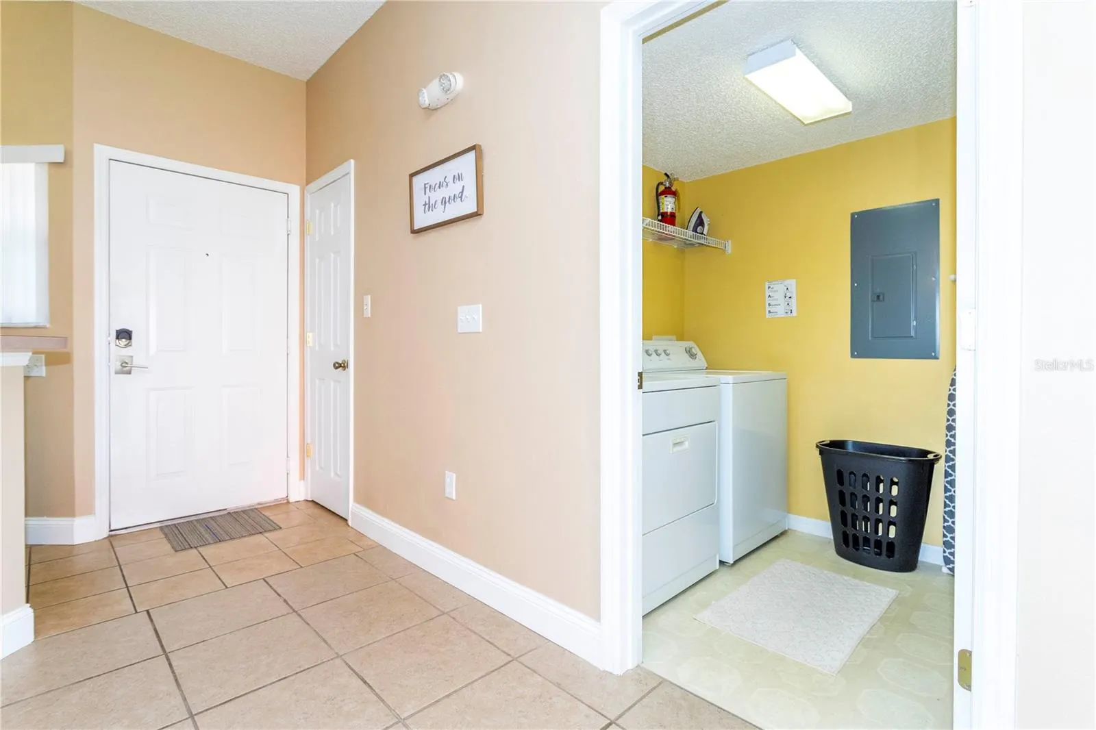 8420 BLUE LAGOON DR