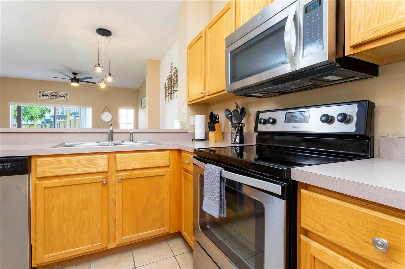 8420 BLUE LAGOON DR