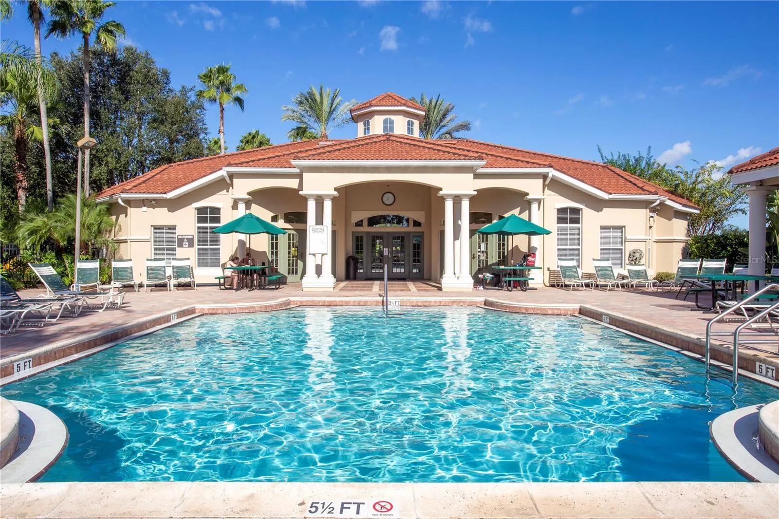 8420 BLUE LAGOON DR
