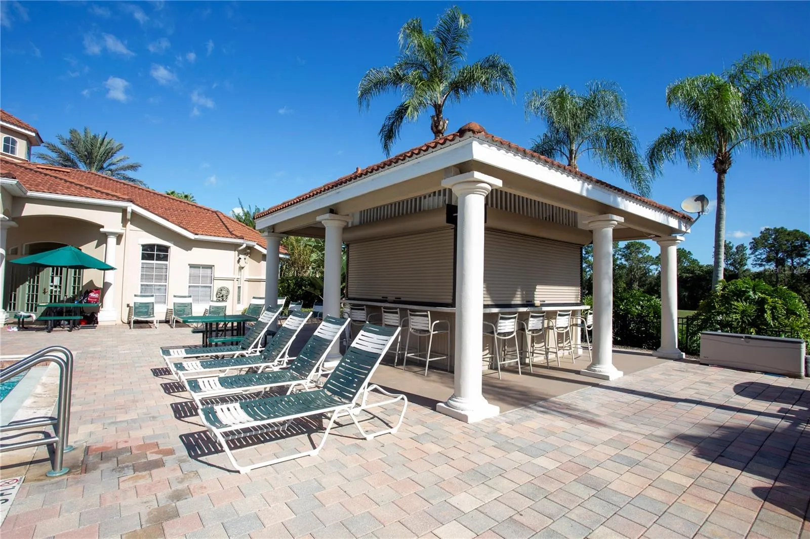8420 BLUE LAGOON DR