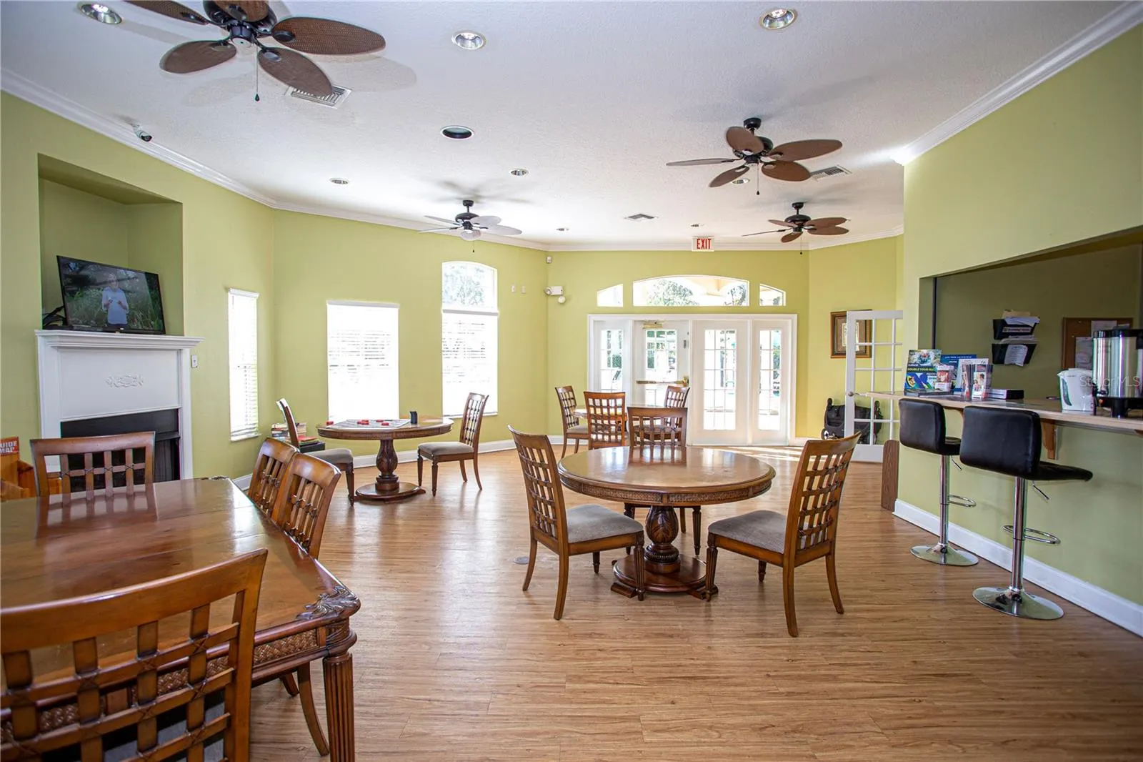 8420 BLUE LAGOON DR