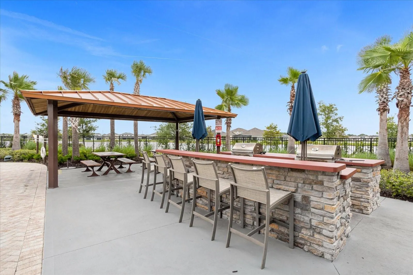 2498 EMPRESS DR