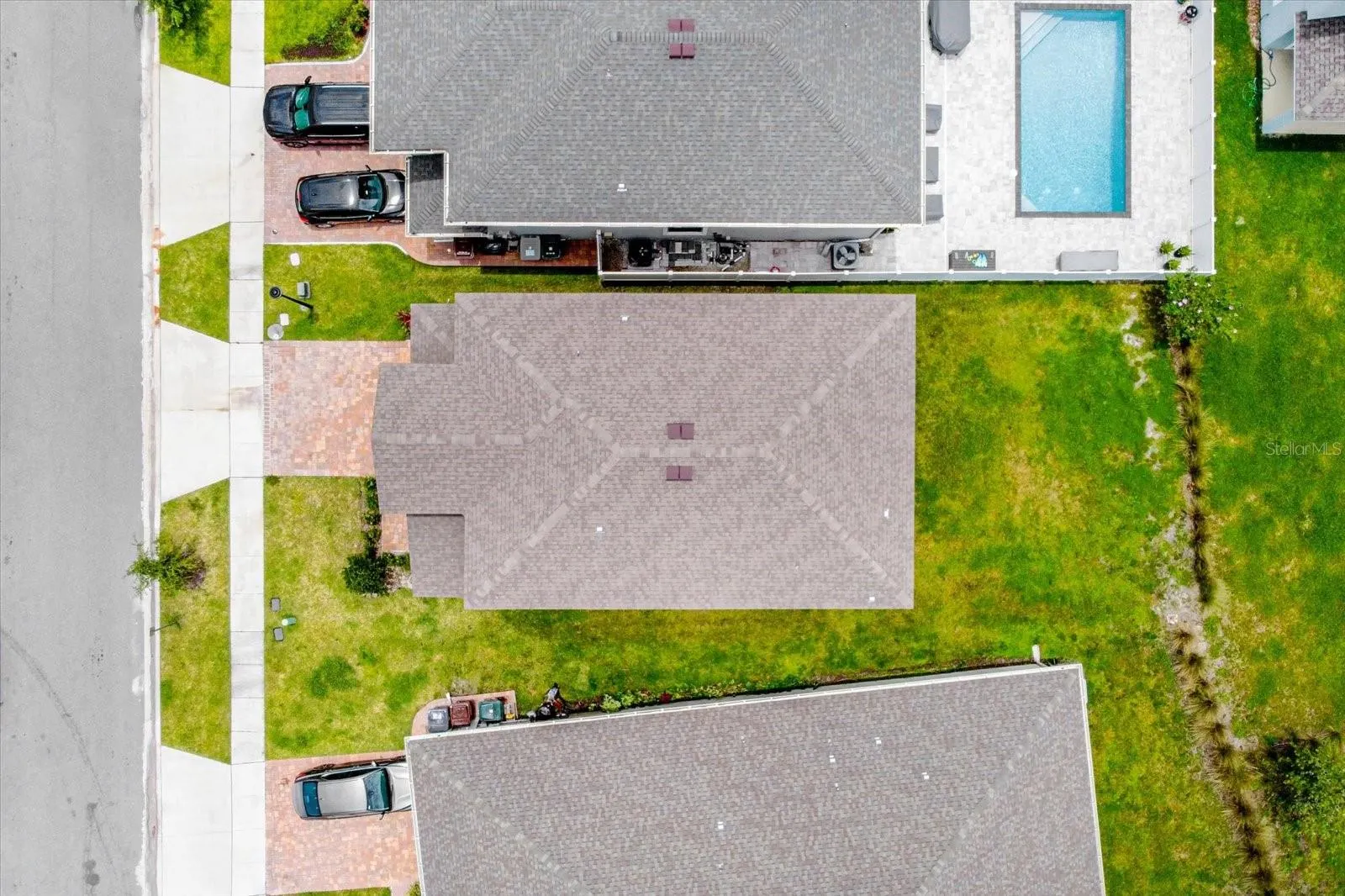 2498 EMPRESS DR