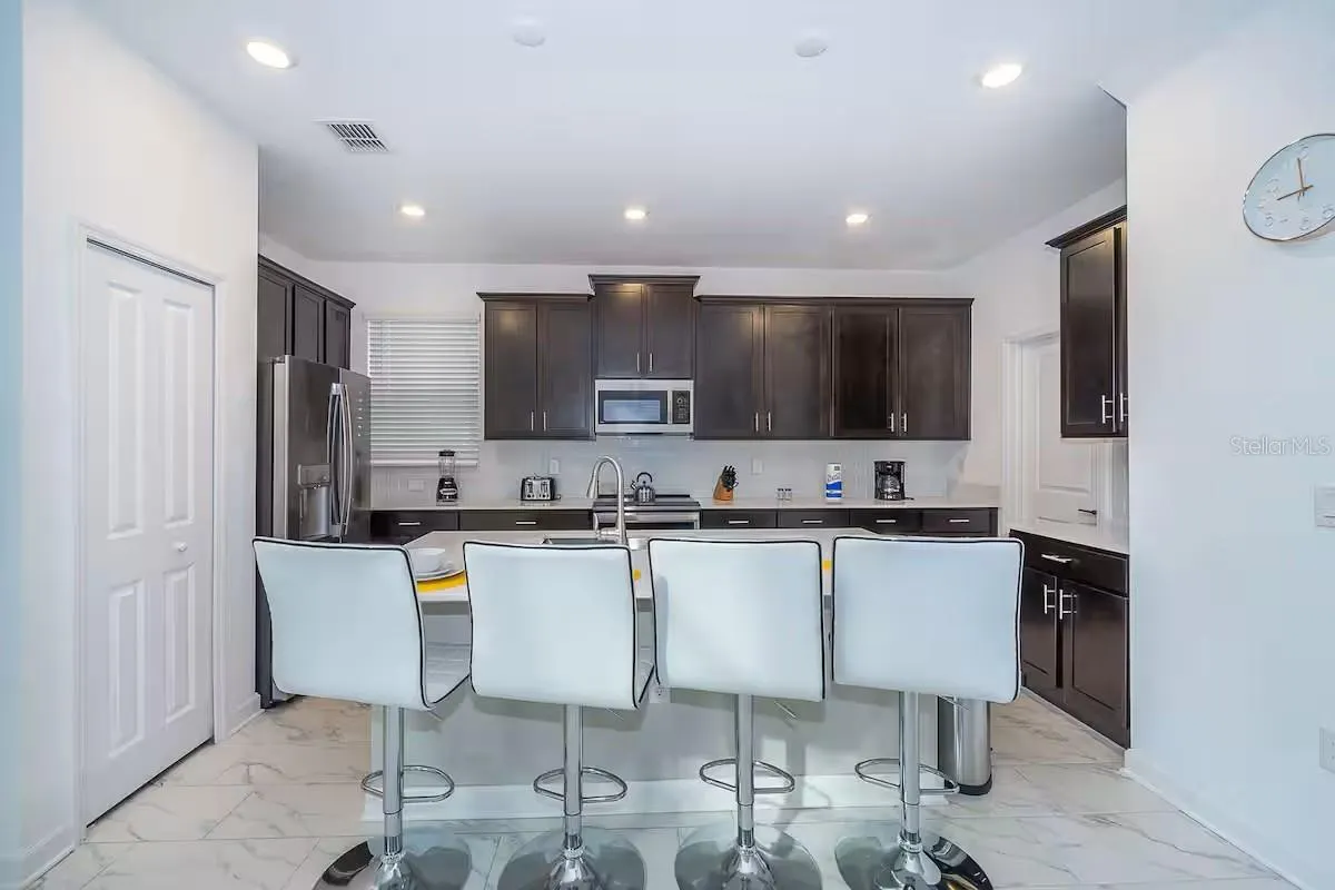4156 PARAGRAPH DR
