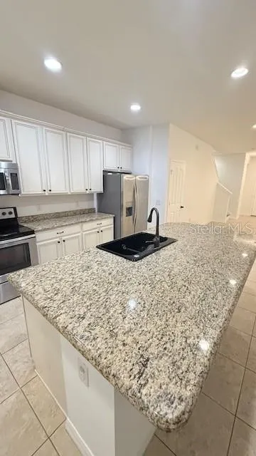 13718 BECKMAN DR
