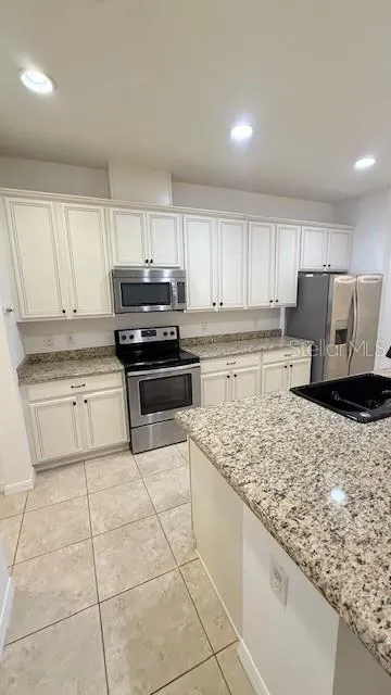 13718 BECKMAN DR