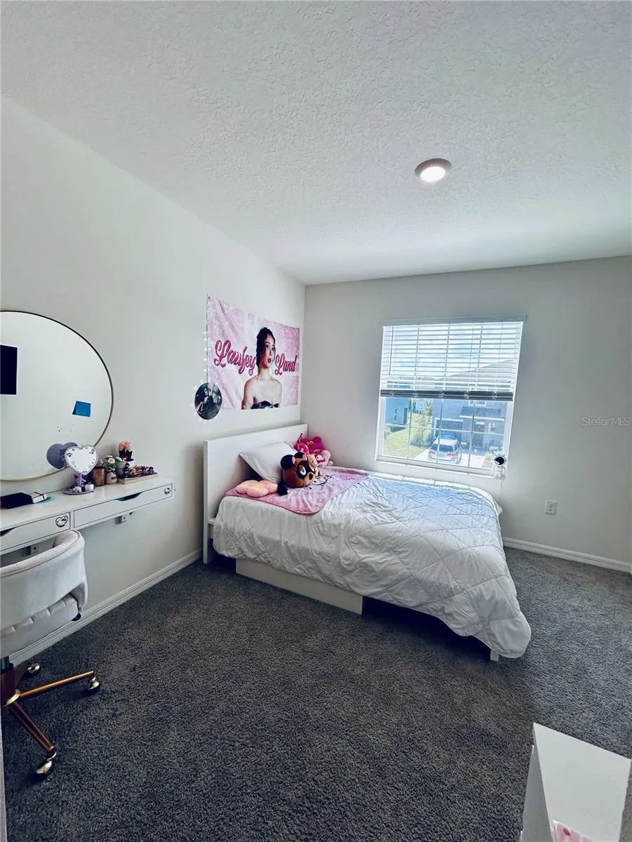 33019 REGENT CANAL ST