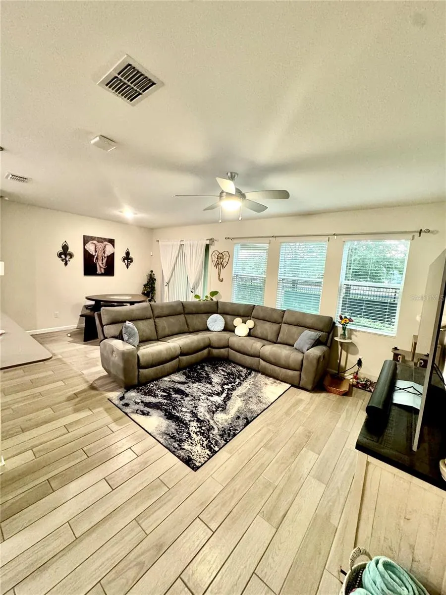 9896 RED EAGLE DR