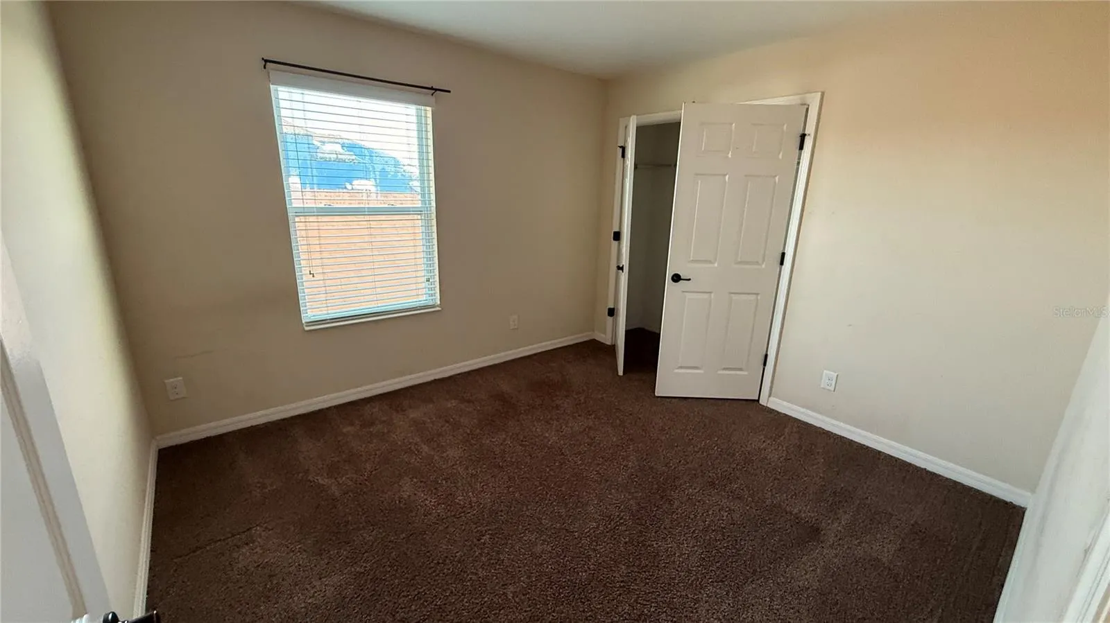 4907 ROCKVALE DR
