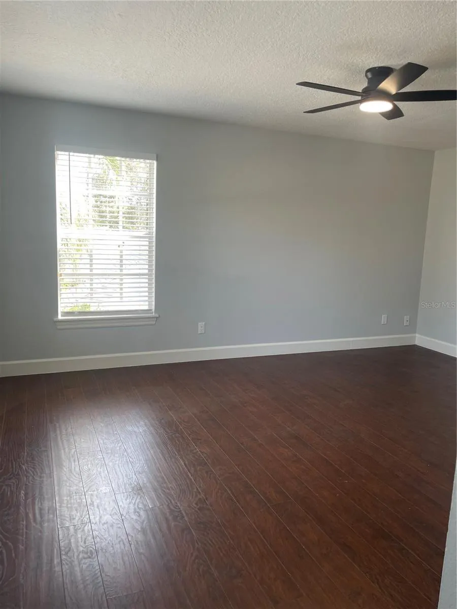 1233 HANCOCK CIR