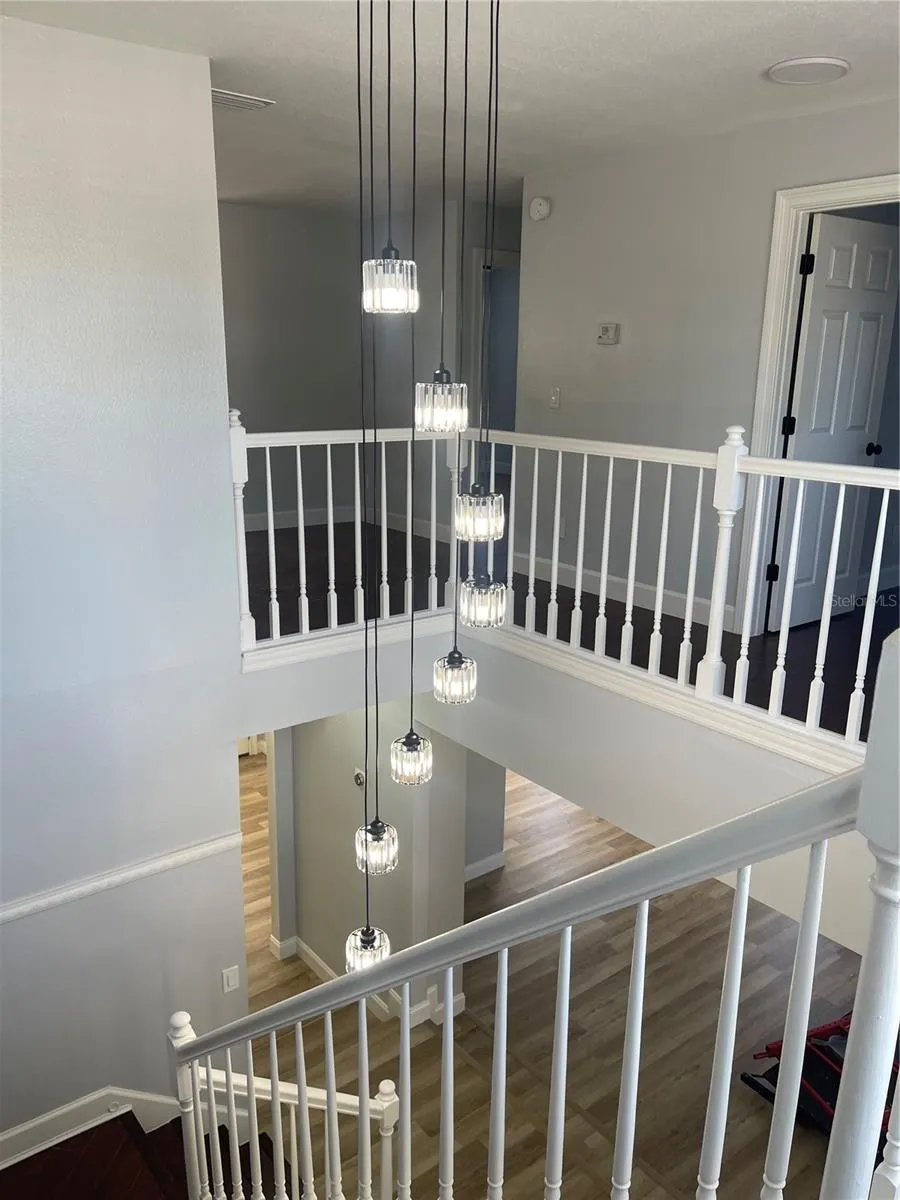 1233 HANCOCK CIR