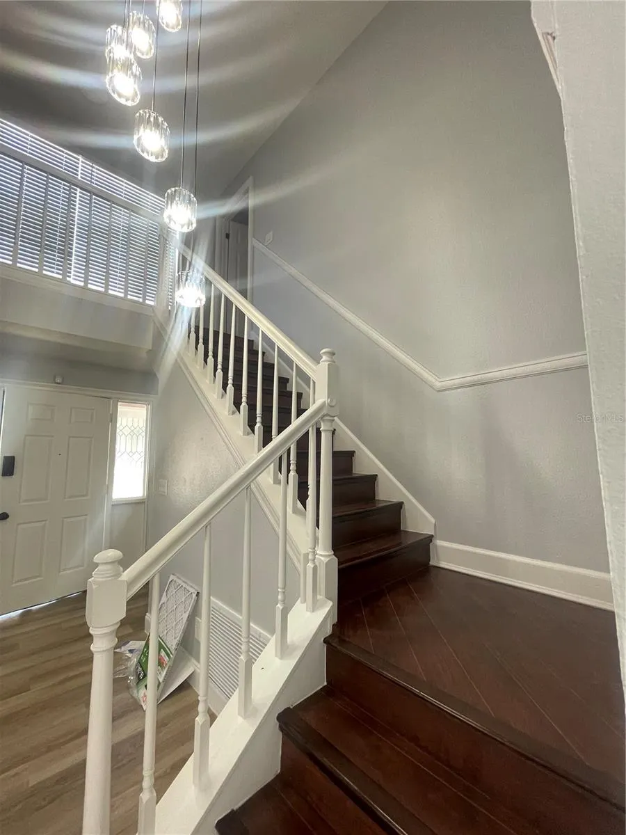 1233 HANCOCK CIR