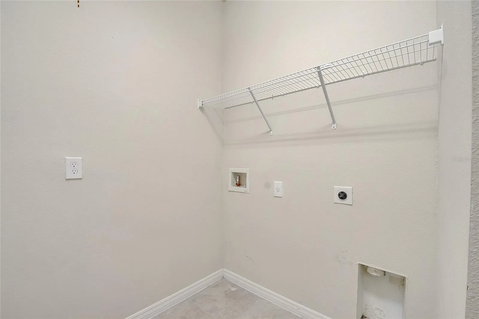 3505 LAVENDER DR