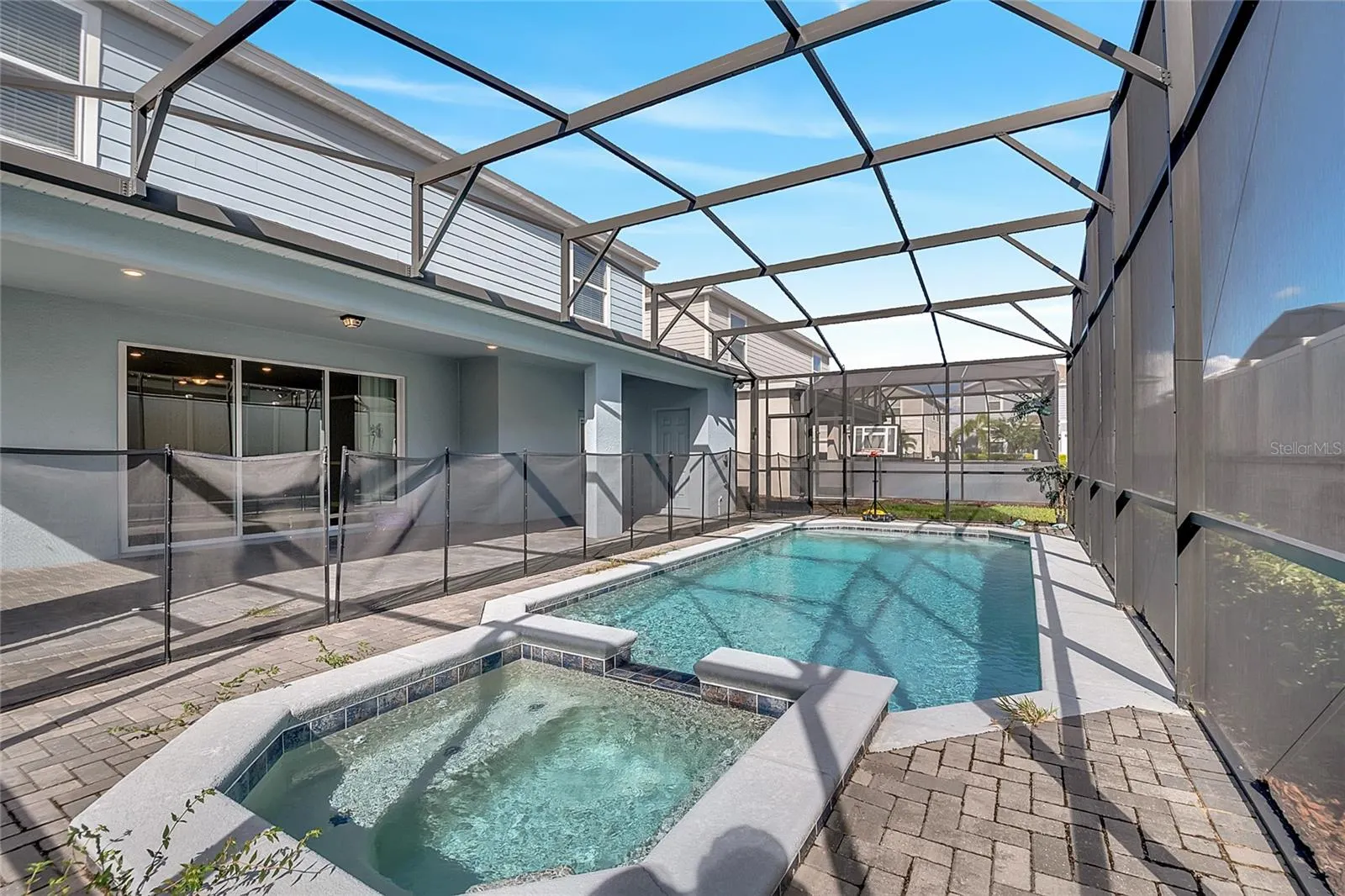 3505 LAVENDER DR