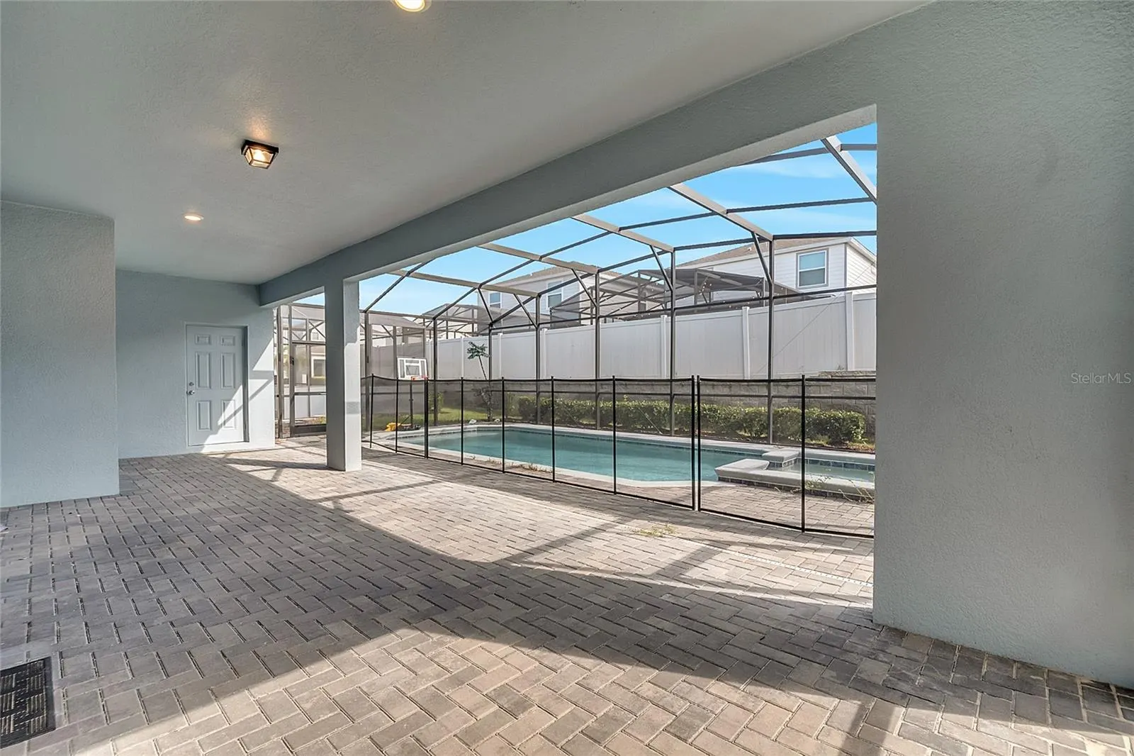 3505 LAVENDER DR