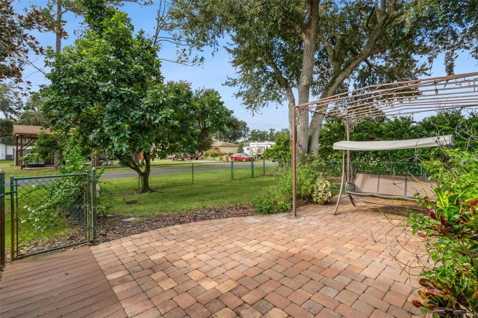 1150 EDEN DR