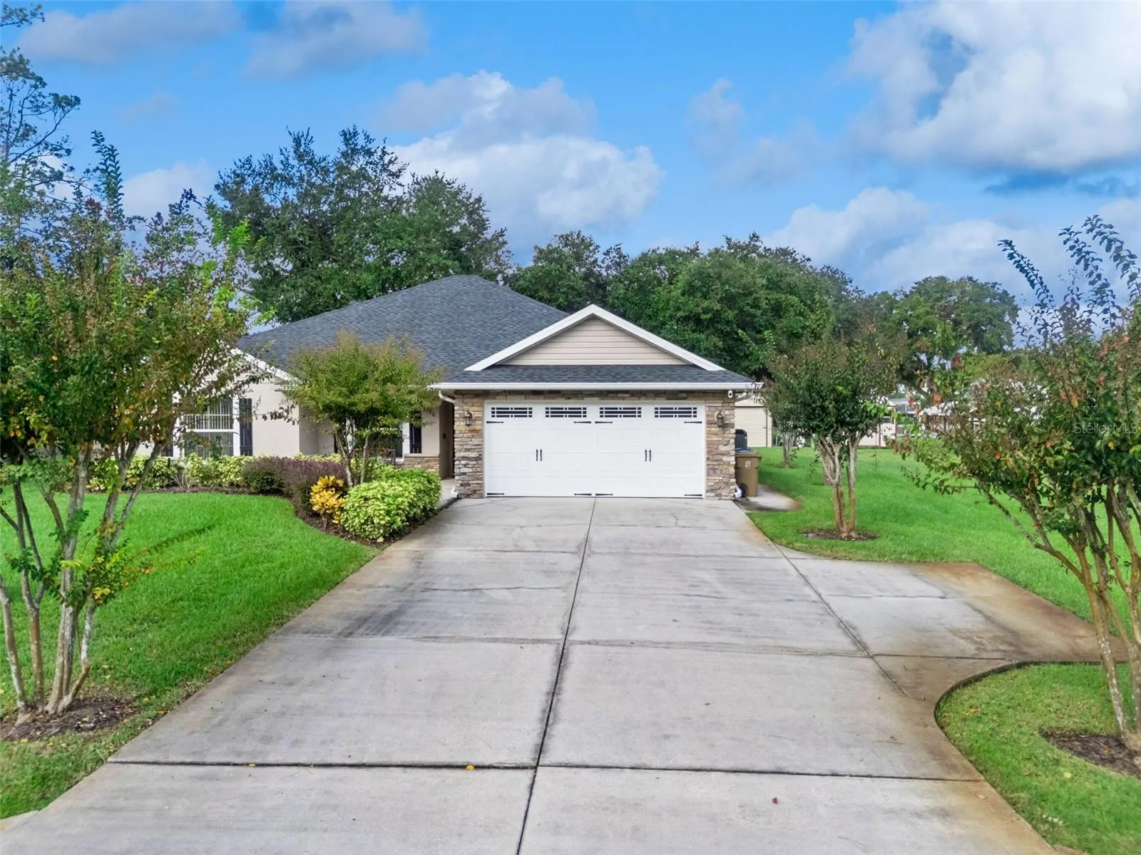 1150 EDEN DR
