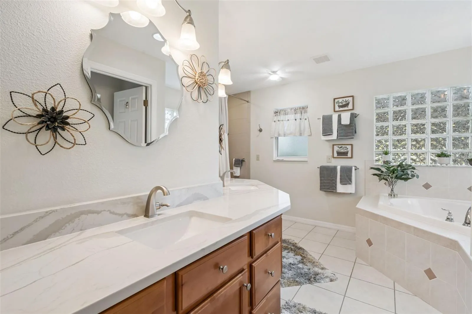 1150 EDEN DR
