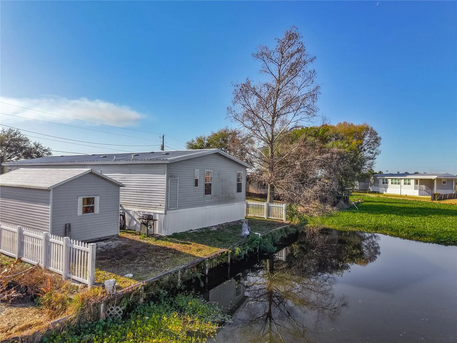 1824 RIVERSIDE DR