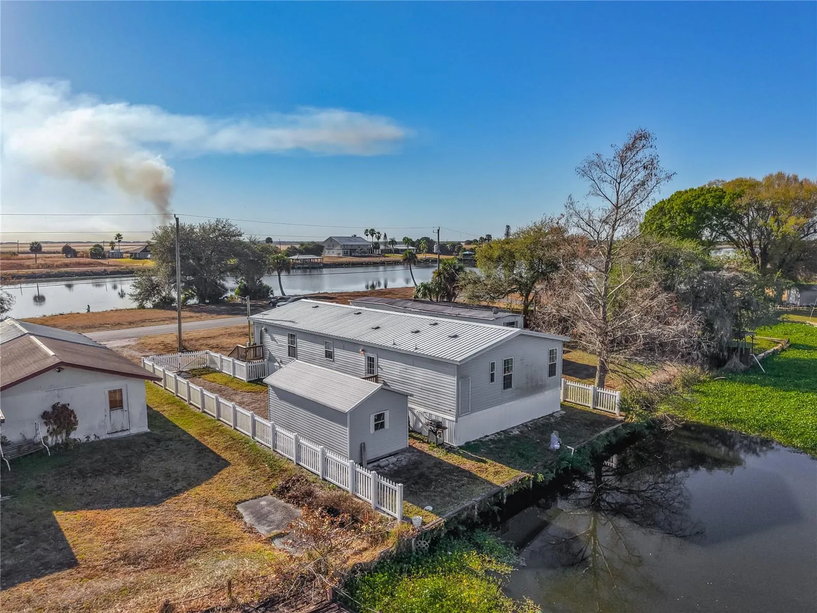 1824 RIVERSIDE DR