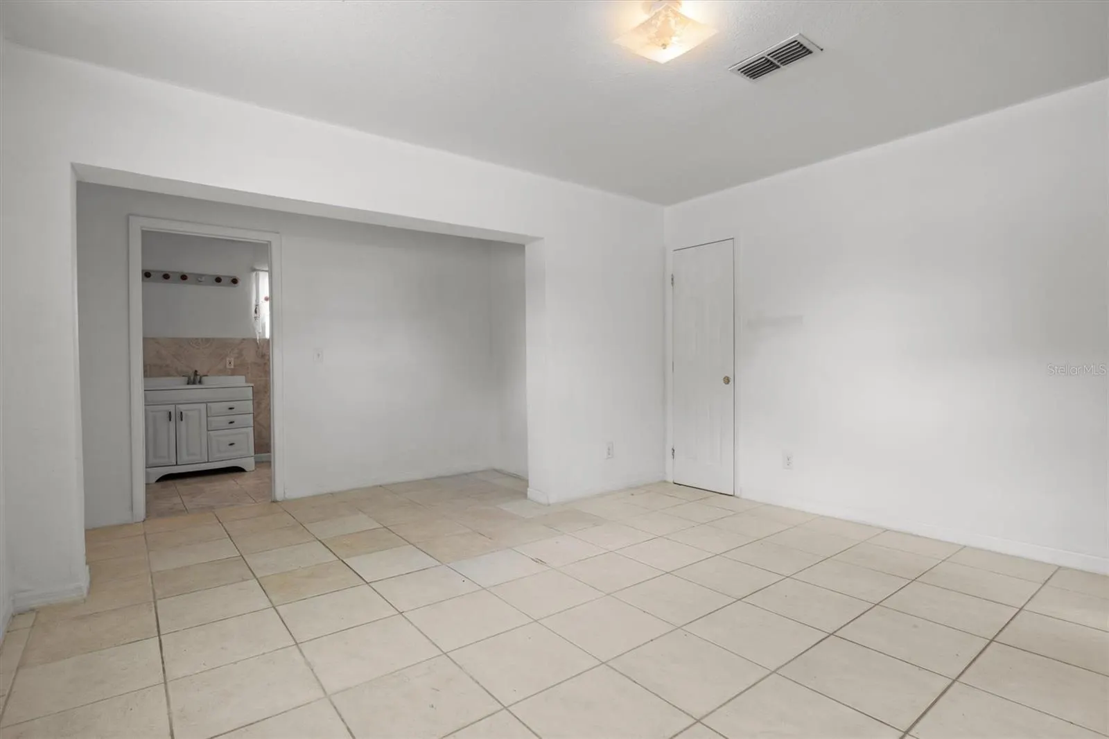 844 CHAMBERLAIN BLVD