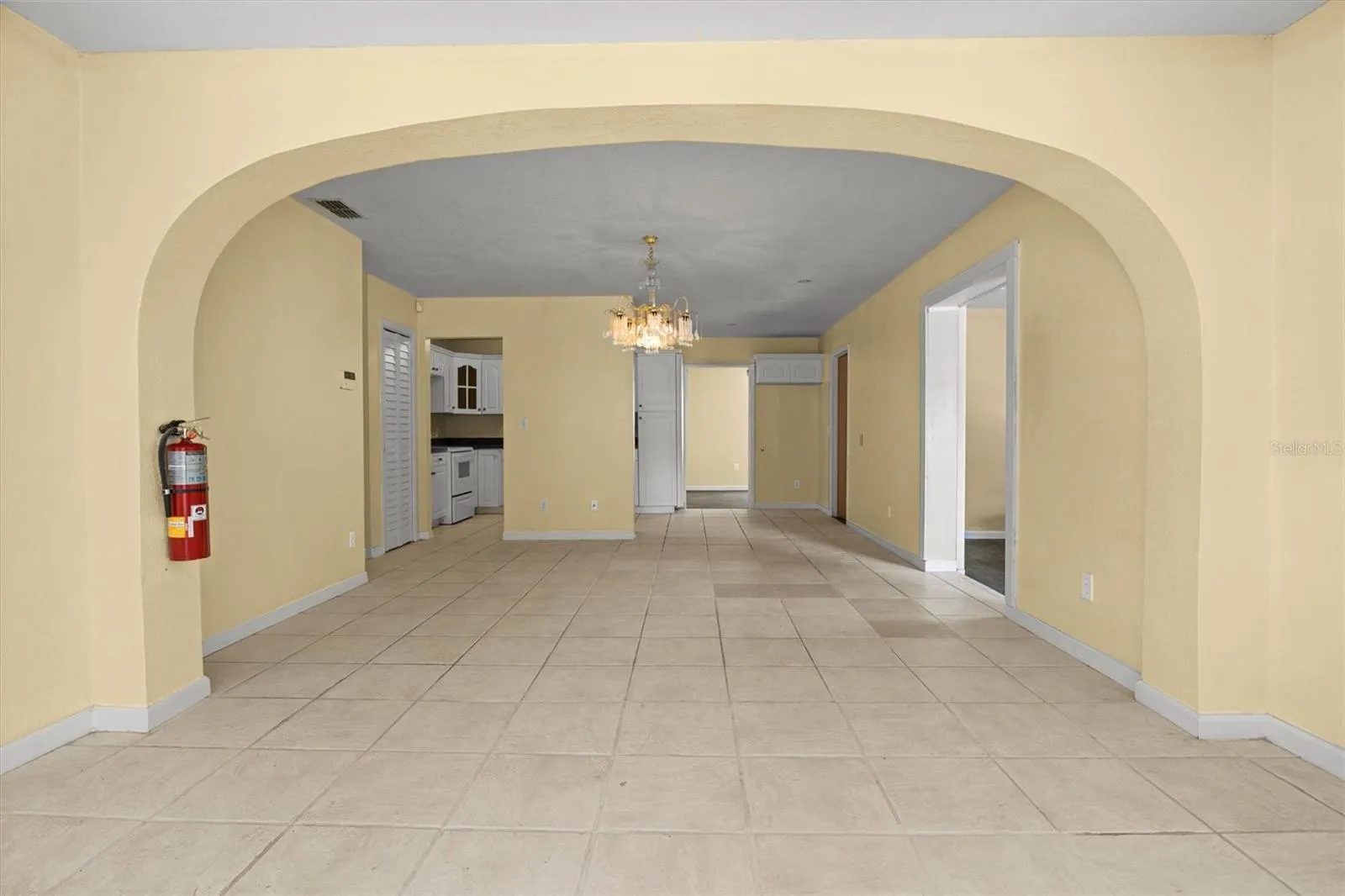 844 CHAMBERLAIN BLVD