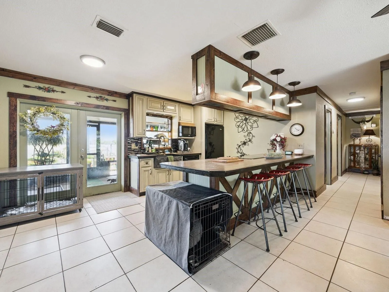 6001 MARTHAS LN