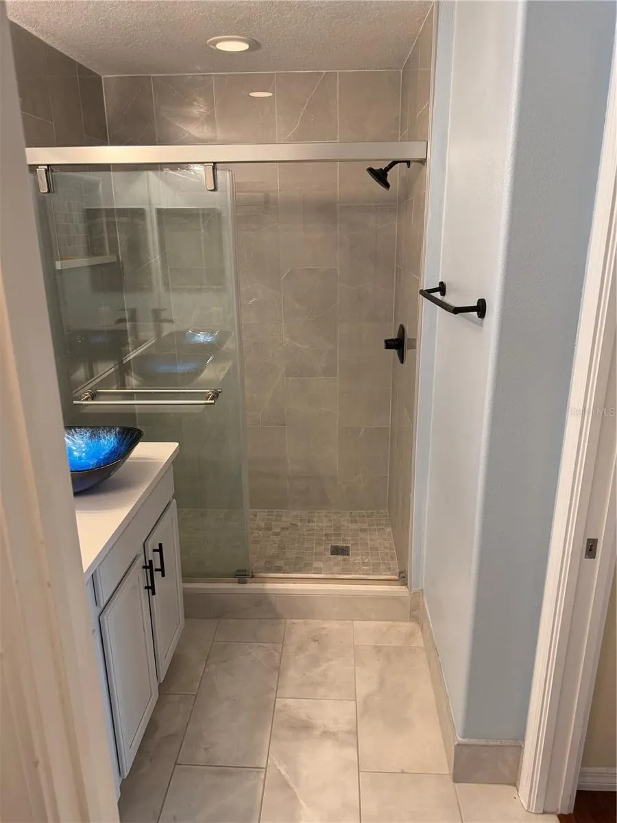 2914 RODRICK CIR