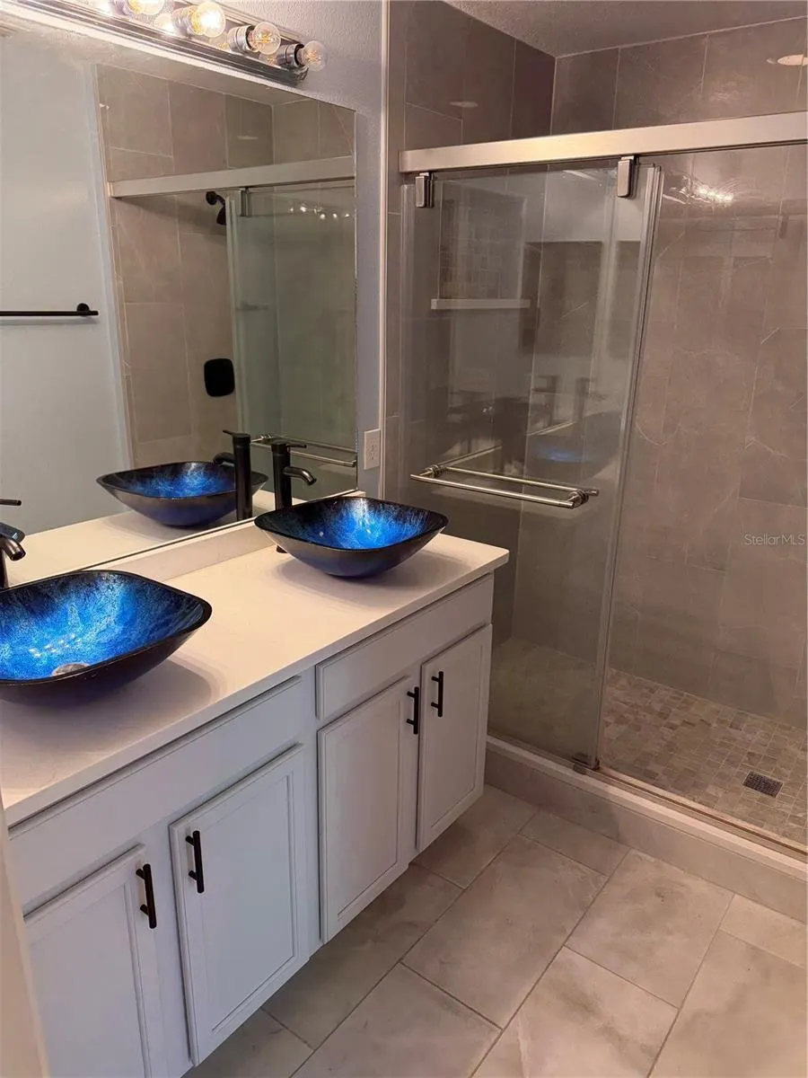 2914 RODRICK CIR