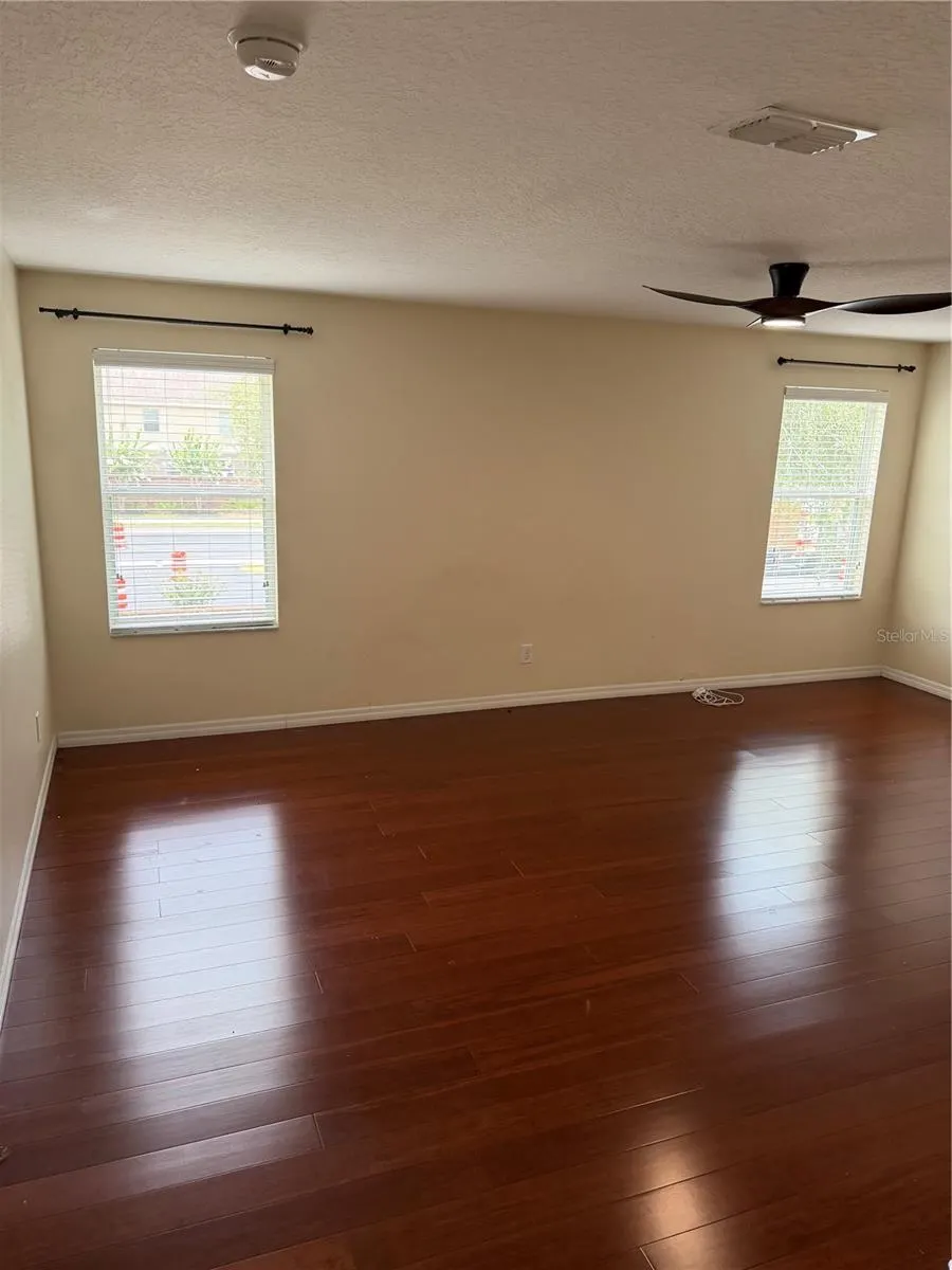 2914 RODRICK CIR