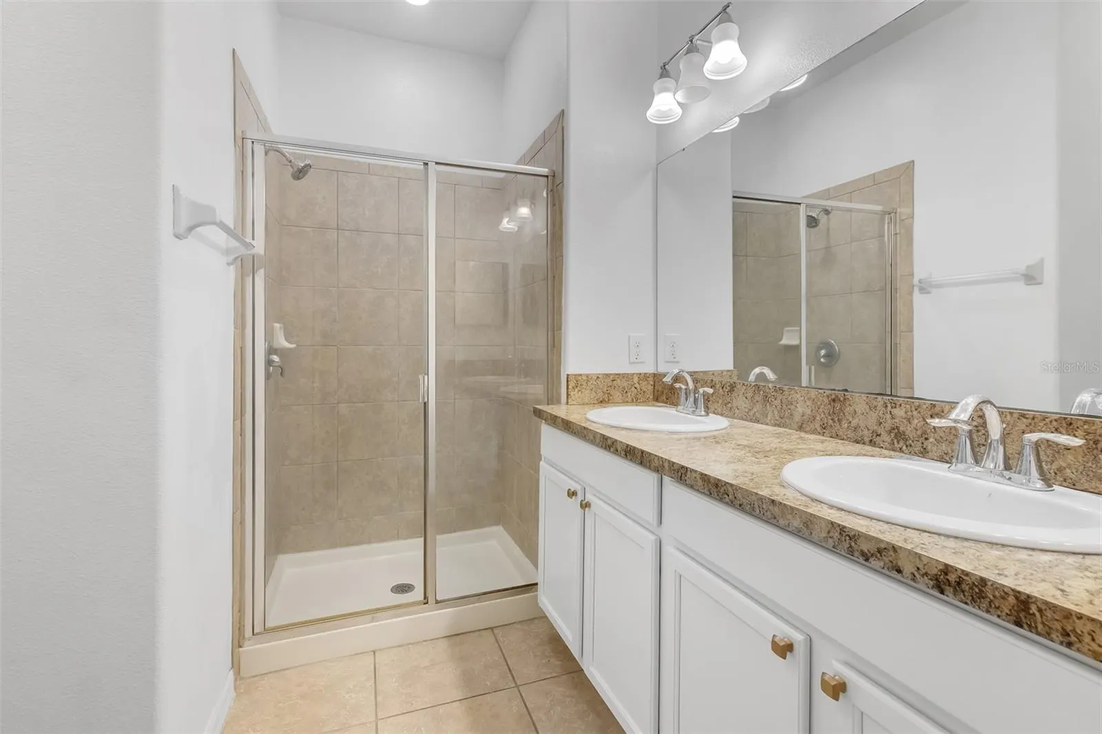 3610 RODRICK CIR