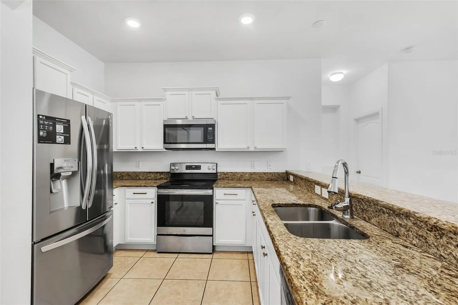 3610 RODRICK CIR